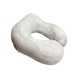بالش دور گردنی مدل memory foam طرح پلنگی