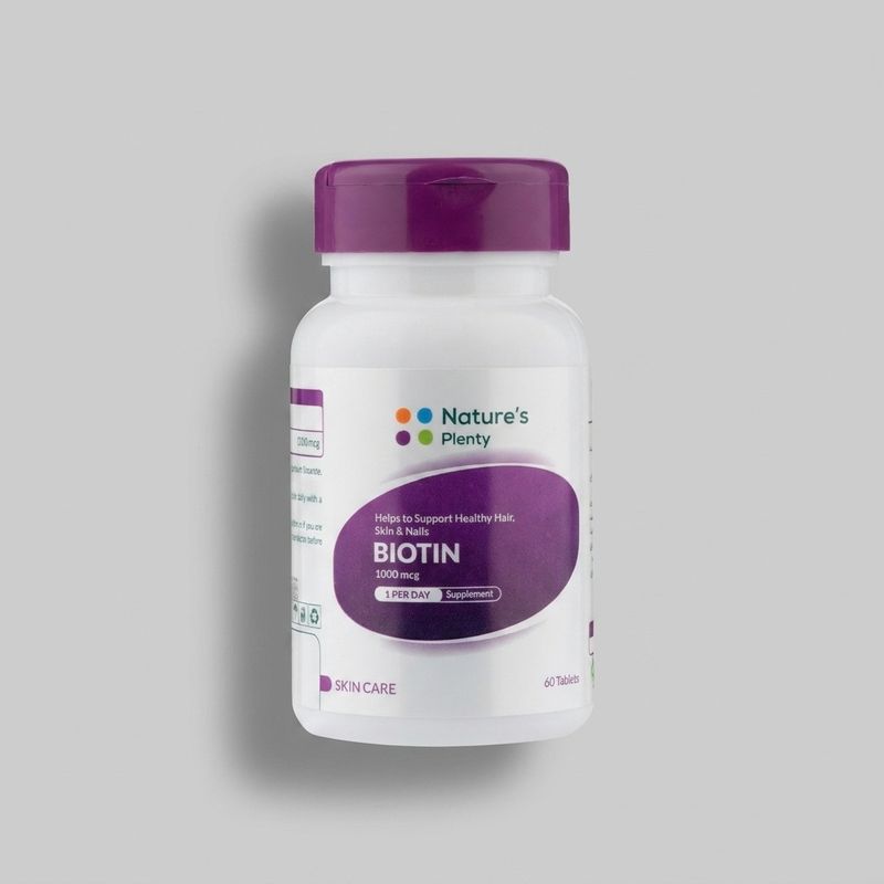 مکمل تقویت پوست مو و ناخن نیچرز پلنتی مدل بیوتین 10mg 60 عددی بدون لاکتوز با حفظ استحکام و سلامت و کاهش چین و چروک